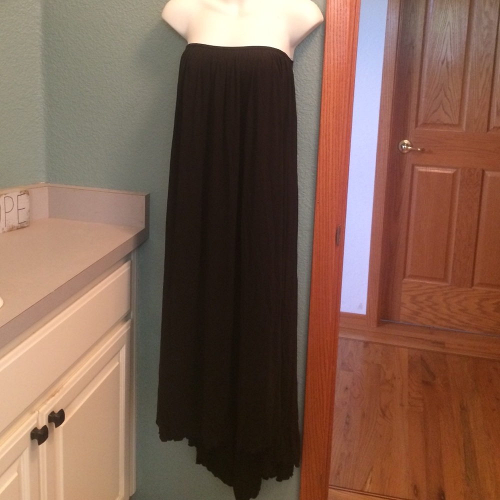 Hi-low strapless black maxi dress